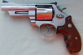Smith & Wesson Model 625-6.jpg